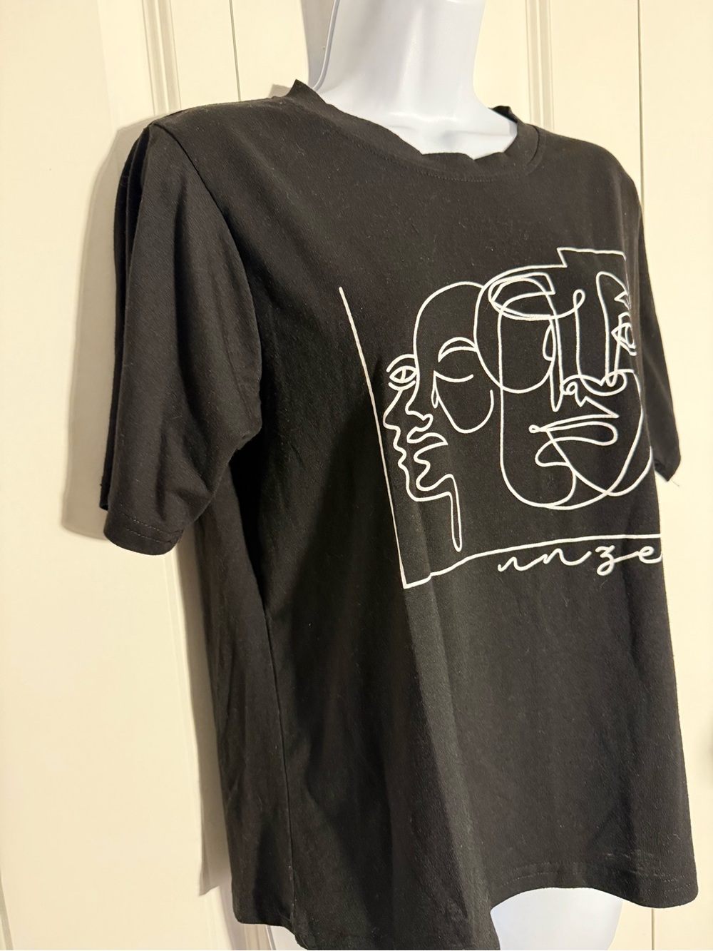 Women’s Black Short Sleeve Tee with White Line Art Graphic - Picture 5 of 5